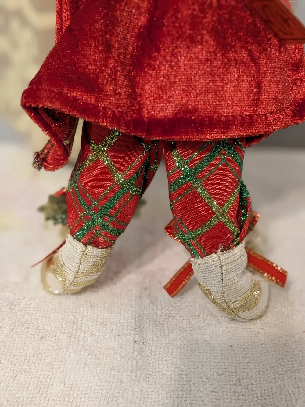 Mark Roberts Red & Green Holiday Elf Figurine - Decorative Home Holiday Accent